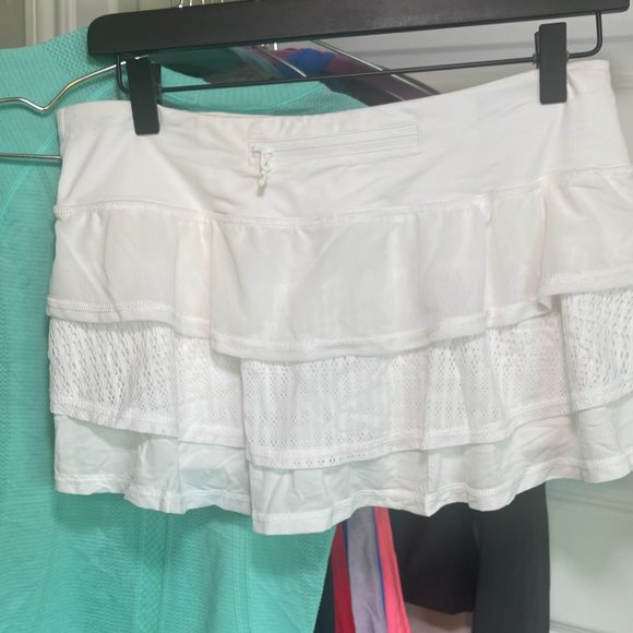 Lululemon skirt - size 6 - Picture 2 of 3